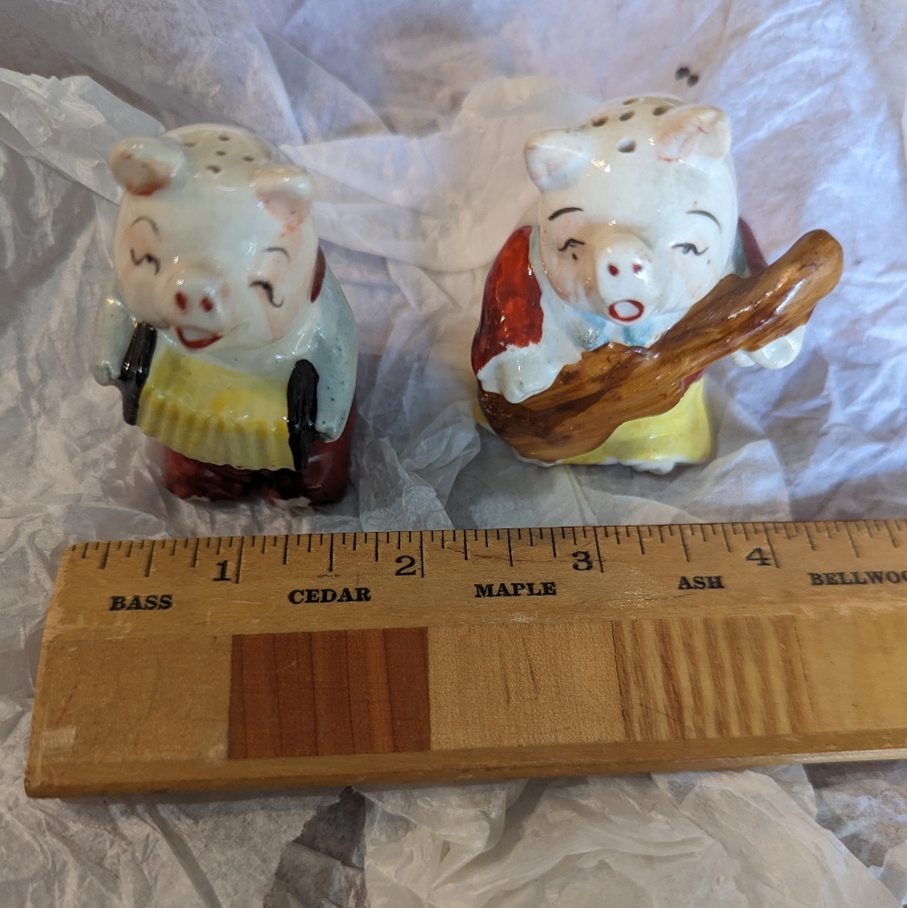 Vintage pig salt and pepper